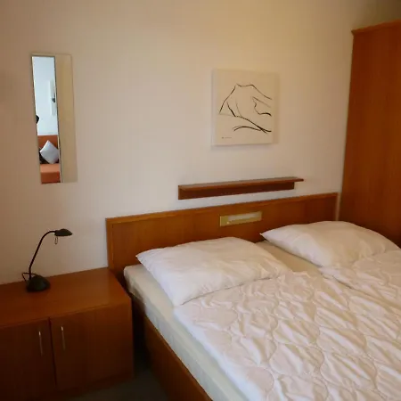 Apartment Trafalgar 228